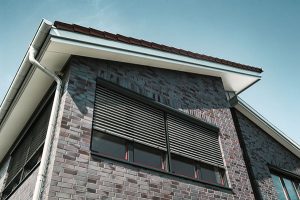 Haus mit Roma Raffstore 5