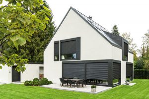 Haus mit Roma Raffstore 8